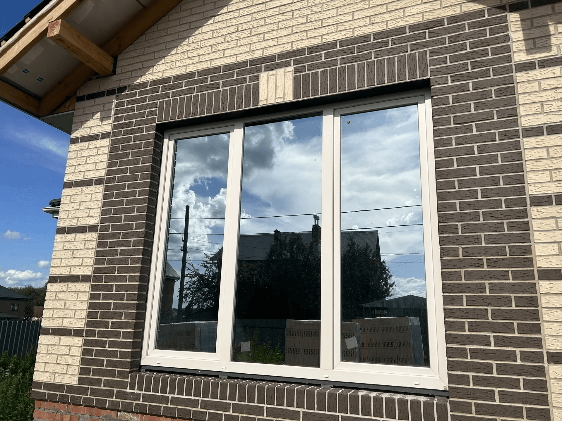 Остекление балкона — работа Окна Ларин